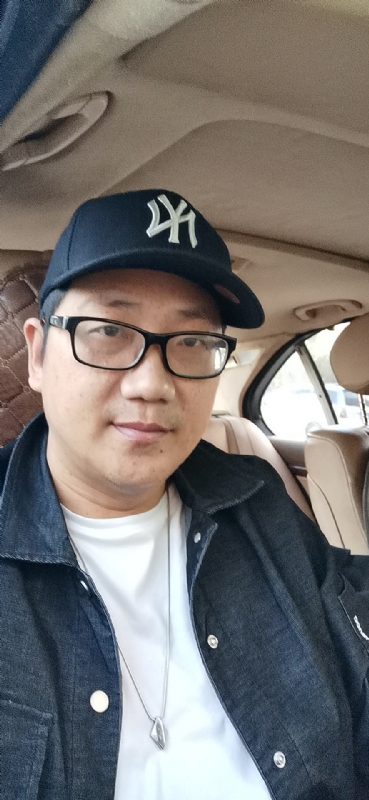 拥抱幸福的第一张照片--建宁交友网