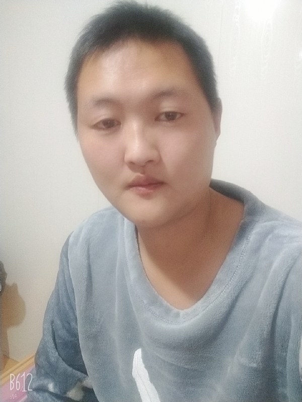 烟圈里透着伤的第二张照片--建宁交友网